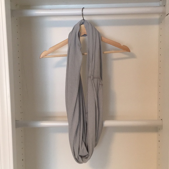 Nike Accessories - Nike infinity scarf Nike Accessories - Nike infinity scarf